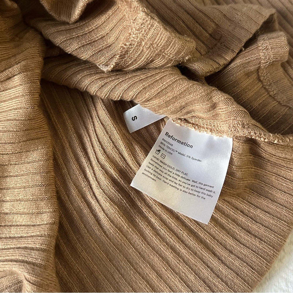 Reformation Luce Ribbed Bell Sleeve Top SZ SMALL - Picture 3 of 7